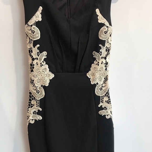 BLACK APPLIQUE DRESS - Picture 3 of 5